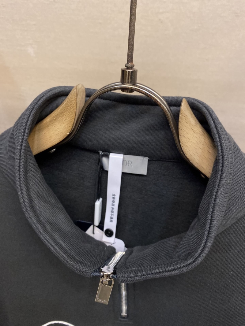 chr1st1an D10r outwear